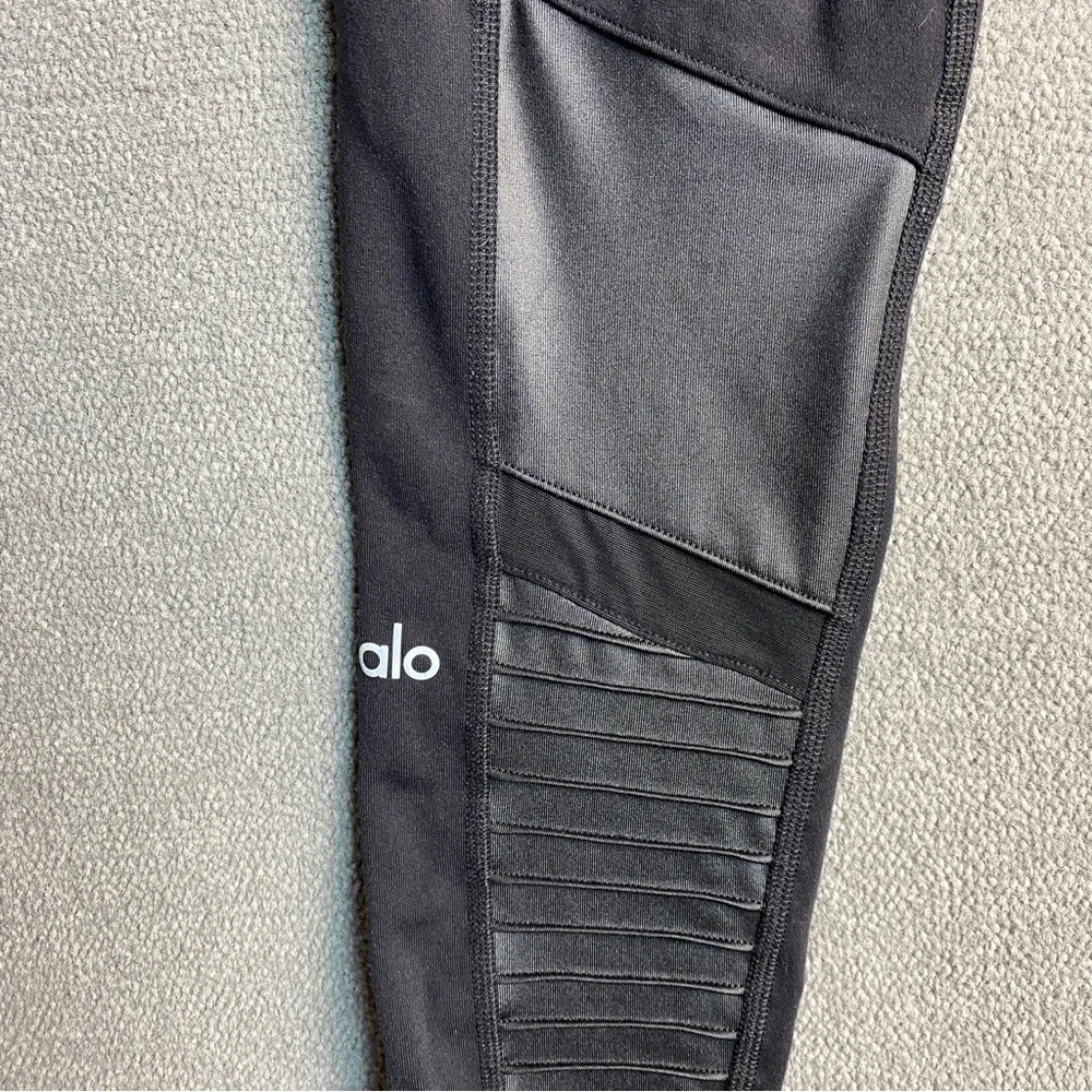 alo yoga High Waist Moto Legging size XS